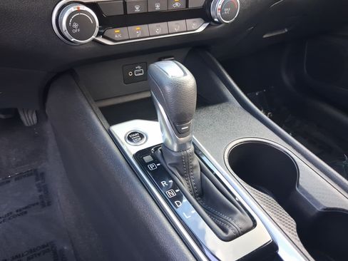 Used 2024 Nissan Altima 2.5 S FWD image 14
