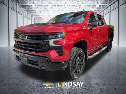 Certified 2025 Chevrolet Silverado 1500 LT Trail Boss w/ Dark Appearance Package AWD/4WD image 4
