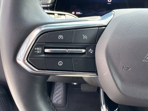 Used 2025 Chevrolet Suburban Premier image 32