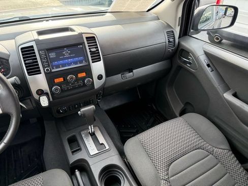 Used 2019 Nissan Frontier SV w/ Value Truck Package AWD/4WD image 15