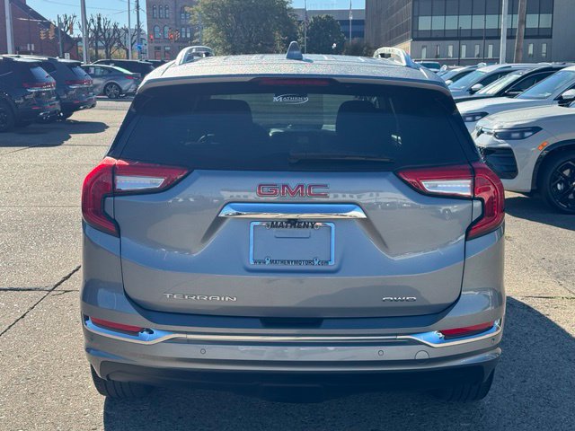Used 2024 GMC Terrain Denali AWD/4WD image 4