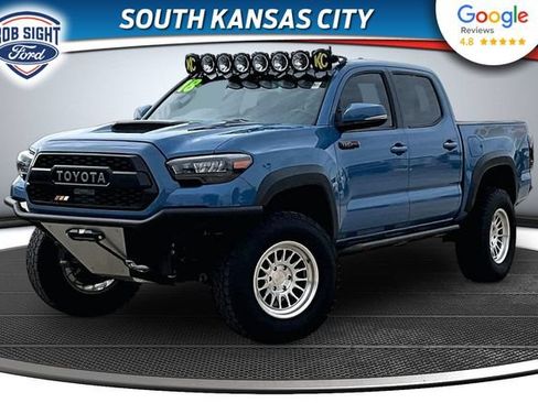 Used 2018 Toyota Tacoma TRD Pro AWD/4WD image 1