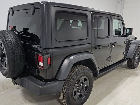 Used 2023 Jeep Wrangler Unlimited Sport AWD/4WD image 5
