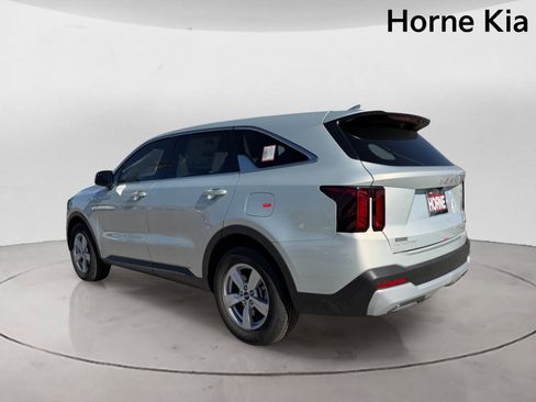 New 2026 Kia Sorento LX FWD image 5