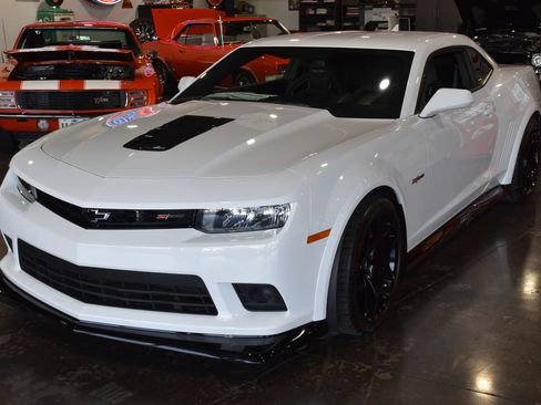 Used 2015 Chevrolet Camaro Z/28 RWD image 6