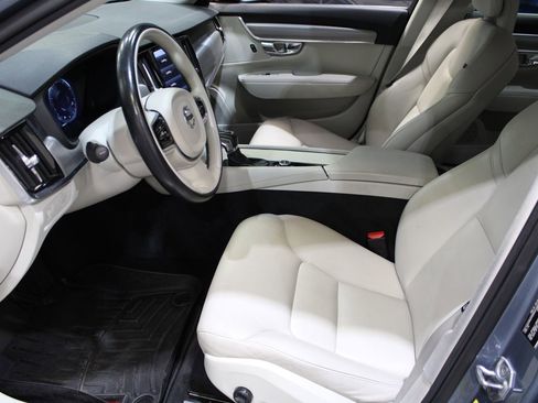 Used 2017 Volvo S90 T6 Momentum w/ Vision Package image 20