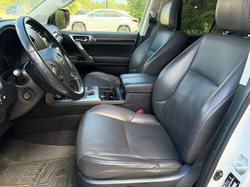 Used 2015 Lexus GX 460 w/ Navigation Package AWD/4WD image 4