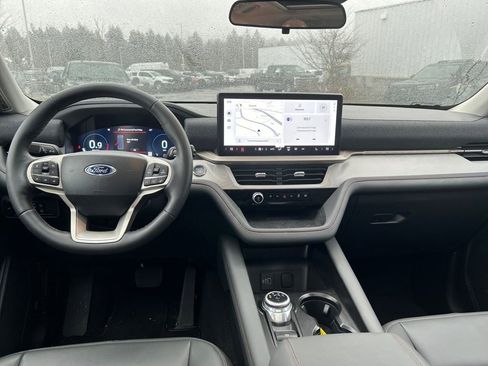 Used 2026 Ford Explorer Active w/ Active Comfort Package image 6