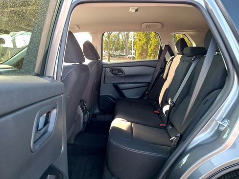 Used 2024 Nissan Rogue S image 10