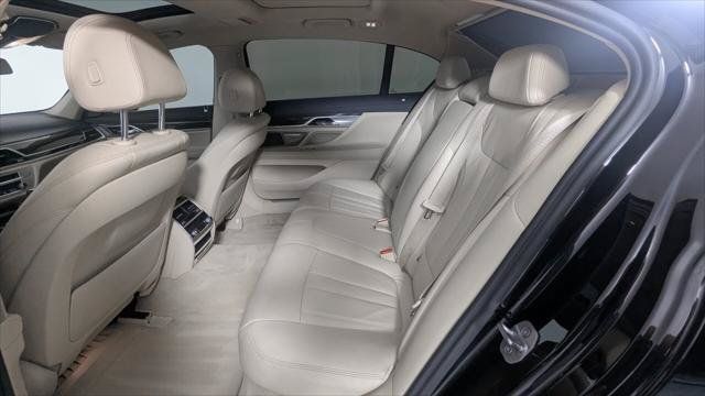 Used 2017 BMW 740i RWD image 18