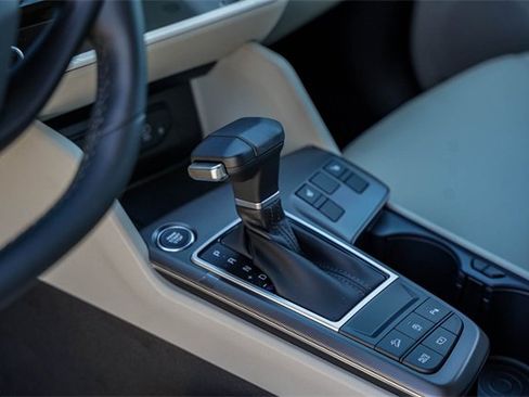 New 2025 Kia Carnival SX w/ SX Dark Edition Package image 21