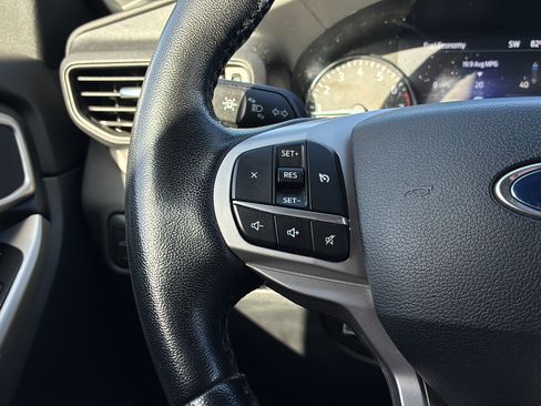 Used 2021 Ford Explorer XLT RWD image 26