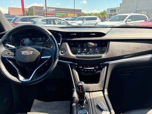 Used 2024 Cadillac XT6 Luxury w/ LPO, Floor Liner Package AWD/4WD image 21