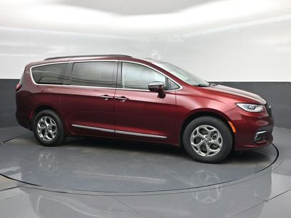 Used 2022 Chrysler Pacifica Limited