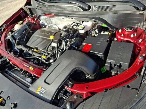 Used 2025 Chevrolet Trax LT FWD image 26