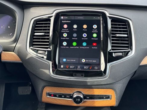 Used 2024 Volvo XC90 B6 Plus image 10