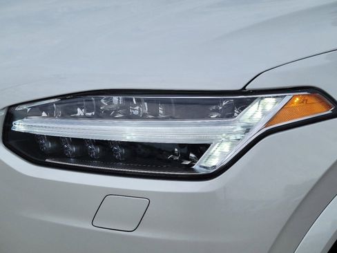 New 2024 Volvo XC90 T8 Plus w/ Protection Package Premier image 10