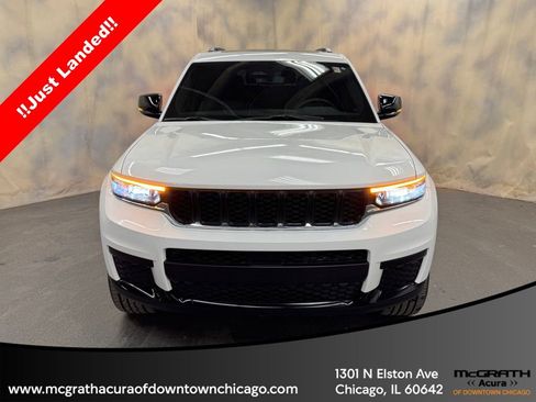 Used 2023 Jeep Grand Cherokee L Laredo image 5