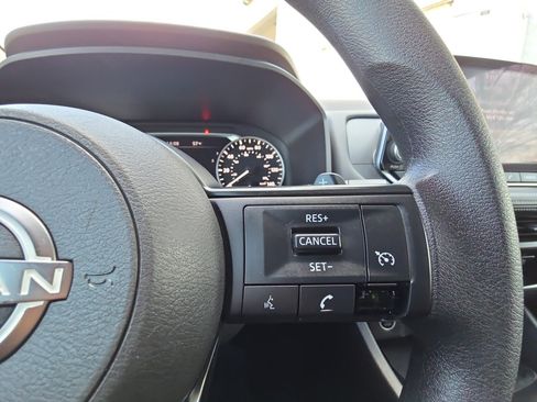 Used 2023 Nissan Rogue S image 13