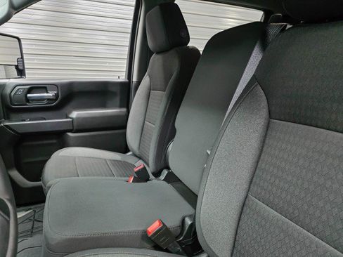 Used 2022 Chevrolet Silverado 2500 Custom w/ Custom Convenience Package AWD/4WD image 18