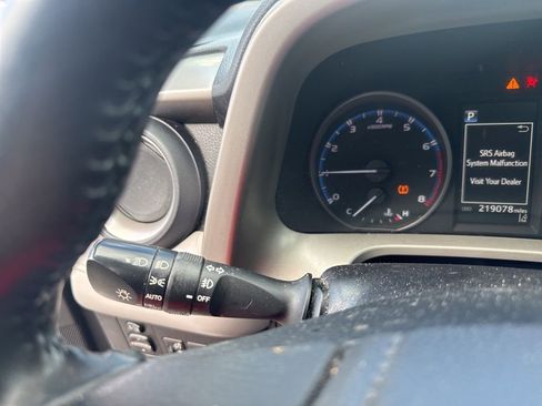 Used 2017 Toyota RAV4 XLE image 30