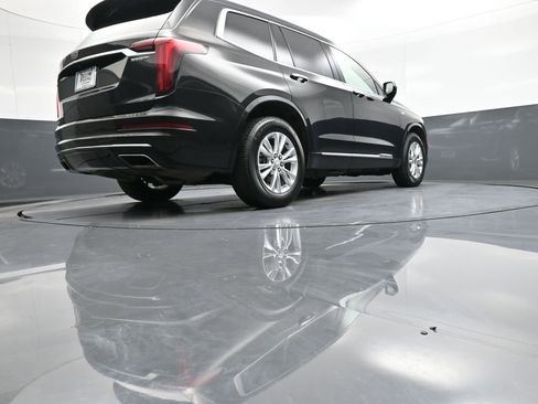 Used 2023 Cadillac XT6 Luxury image 32