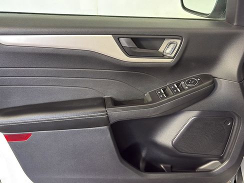 Used 2022 Ford Escape SE image 26