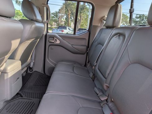 Used 2019 Nissan Frontier SL RWD image 17
