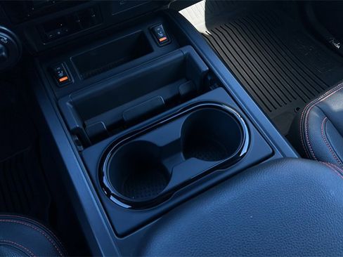 Used 2024 Nissan Titan PRO-4X w/ Pro-4x Convenience Package image 33