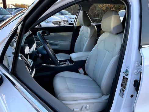 Certified 2025 Kia Sorento S image 7
