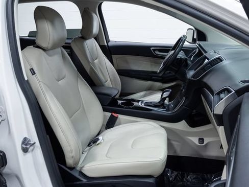 Used 2016 Ford Edge Titanium w/ Technology Package FWD image 24