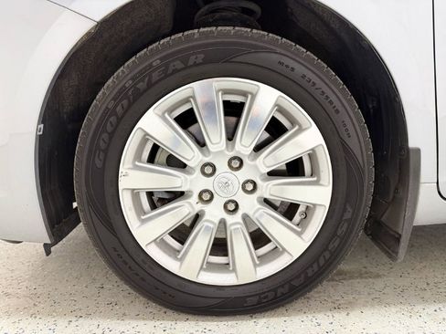 Used 2017 Toyota Sienna LE image 29