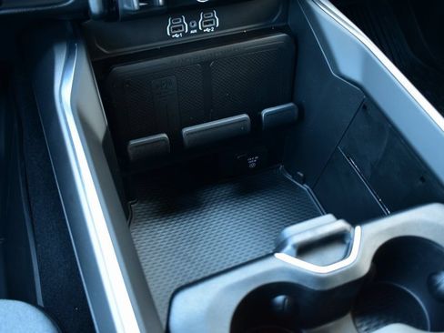 New 2025 RAM 1500 Big Horn AWD/4WD image 32