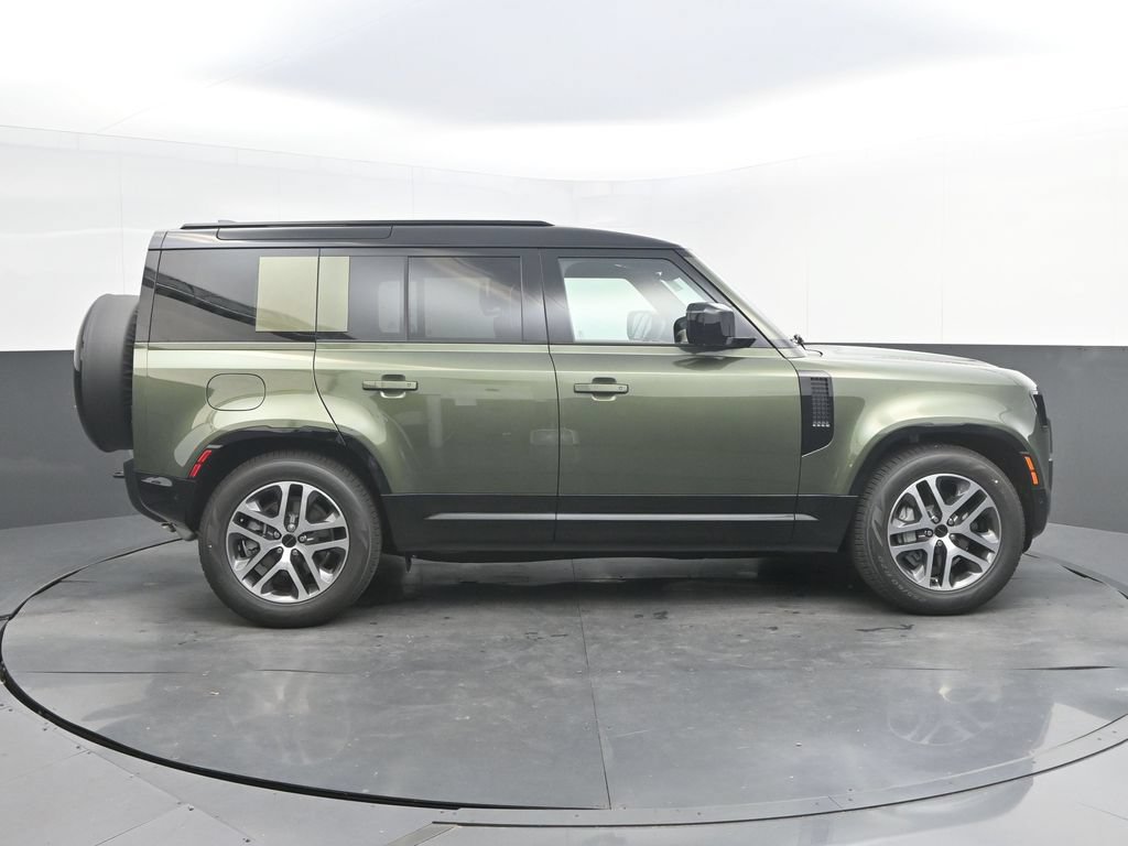 New 2026 Land Rover Defender 110 X-Dynamic SE AWD/4WD image 8
