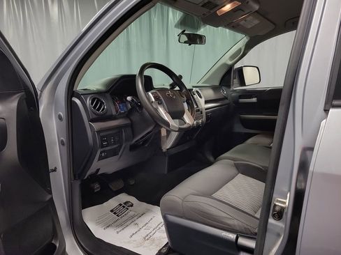 Used 2017 Toyota Tundra SR5 AWD/4WD image 12