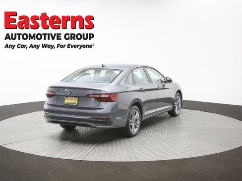 Used 2024 Volkswagen Jetta SE FWD image 36