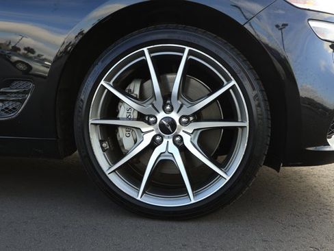 Used 2025 Genesis G70 2.5T image 5