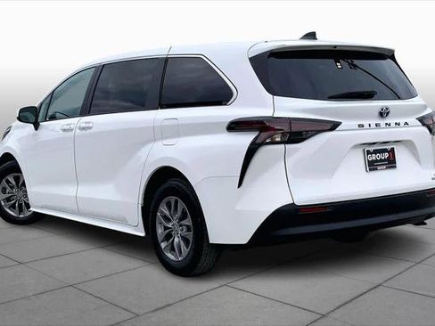 Certified 2024 Toyota Sienna LE image 12