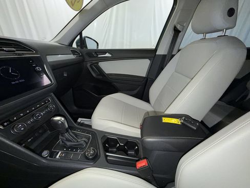 Used 2021 Volkswagen Tiguan SE AWD/4WD image 21