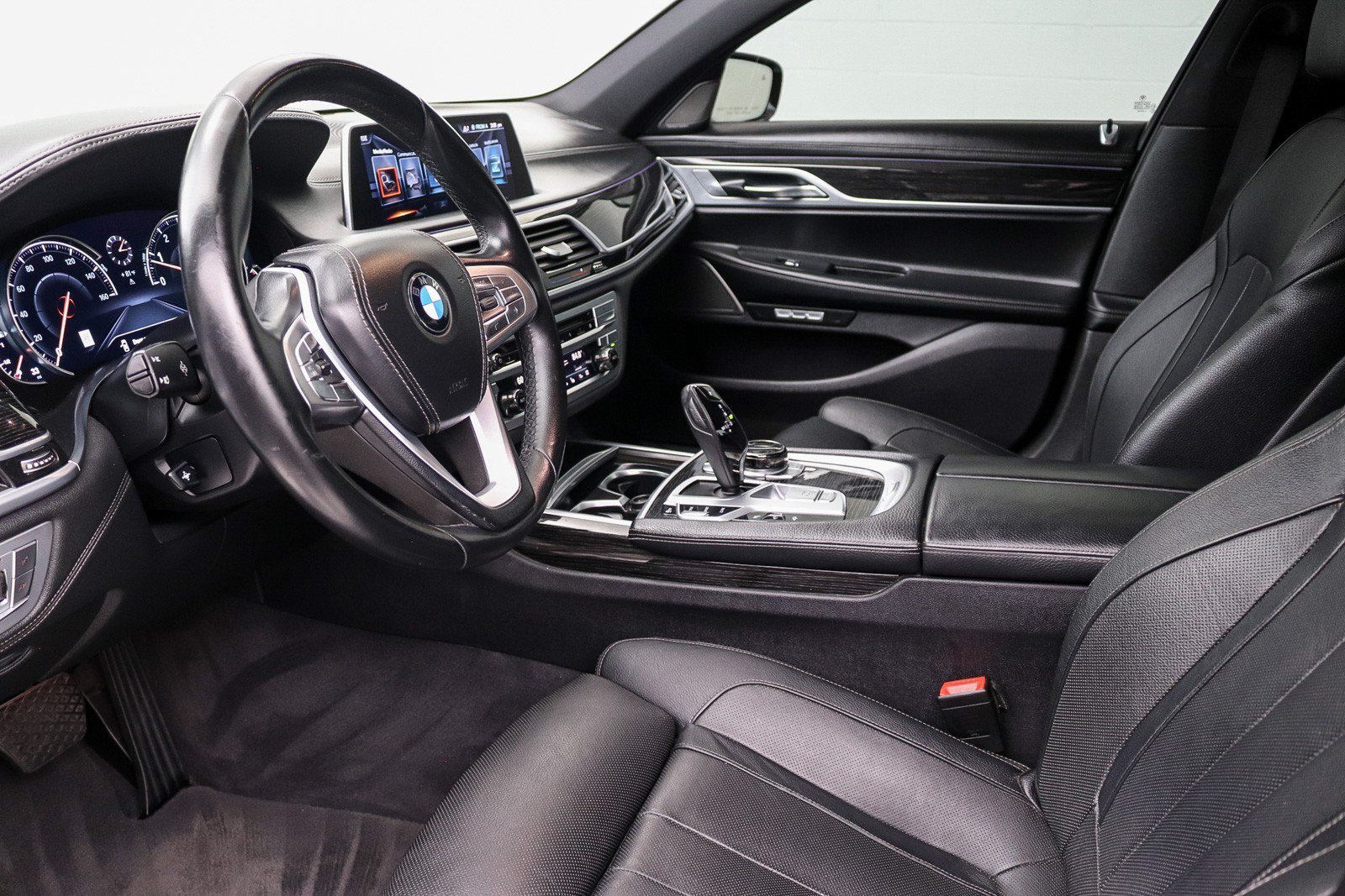 Used 2017 BMW 740i RWD image 22