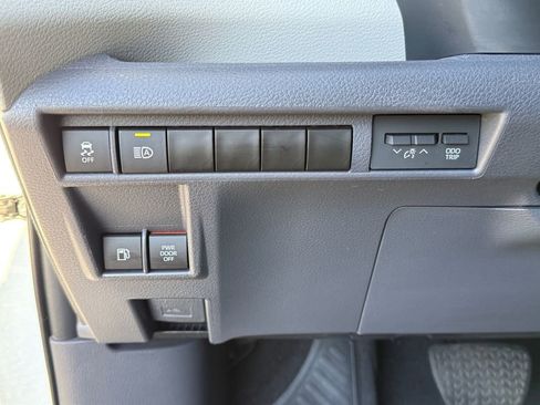 Used 2023 Toyota Sienna XLE w/ XLE Plus Package image 22