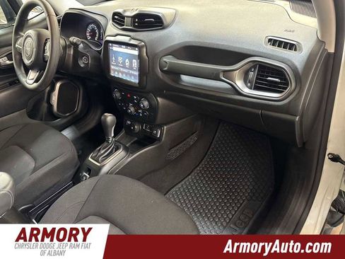 Used 2023 Jeep Renegade Latitude image 37