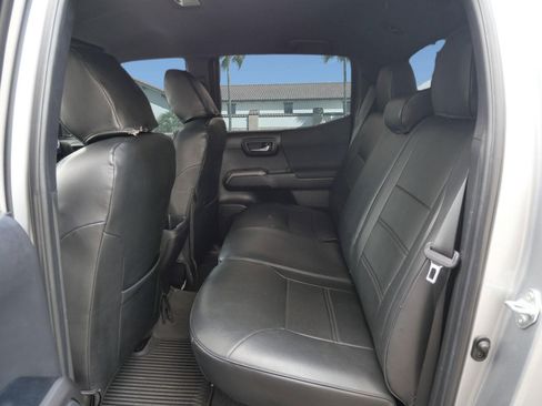 Used 2023 Toyota Tacoma TRD Sport image 11