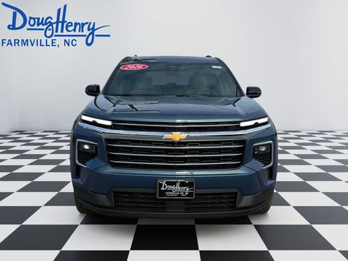 New 2026 Chevrolet Traverse LT w/ Sun and Wheel Package FWD image 8