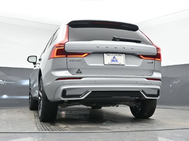 New 2026 Volvo XC60 B5 Plus w/ Protection Package Premier AWD/4WD image 45