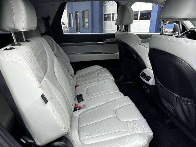 Used 2023 Hyundai Palisade SEL AWD/4WD image 16