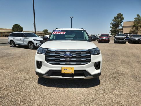 Certified 2025 Ford Explorer Active w/ Active Comfort Package RWD image 2