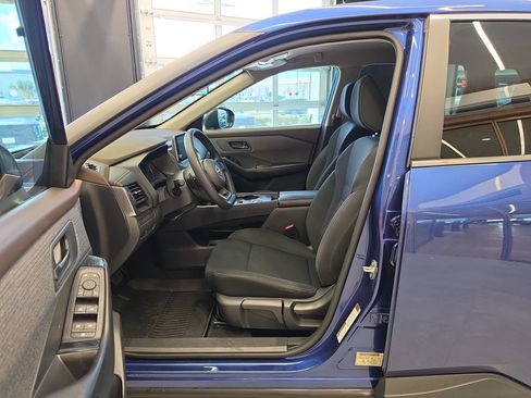 Used 2023 Nissan Rogue S FWD image 14