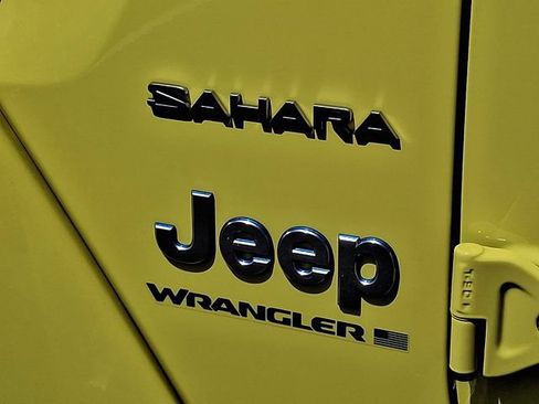 Used 2023 Jeep Wrangler Unlimited Sahara AWD/4WD image 30