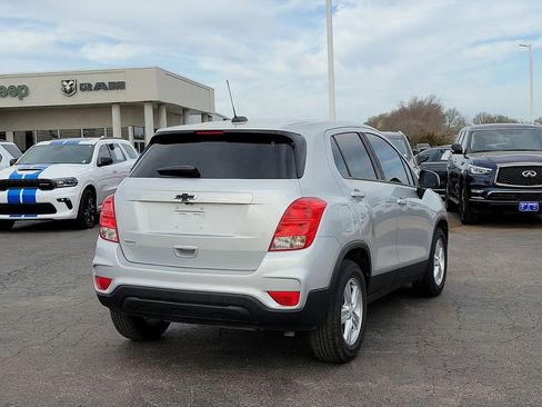 Used 2020 Chevrolet Trax LS w/ Tint and Cruise Package image 5